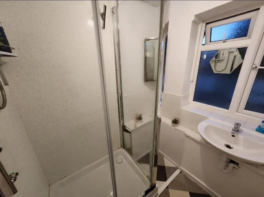 Bed & Breakfast Gatwick Star Night Stay - Gatwick Crawley  United Kingdom