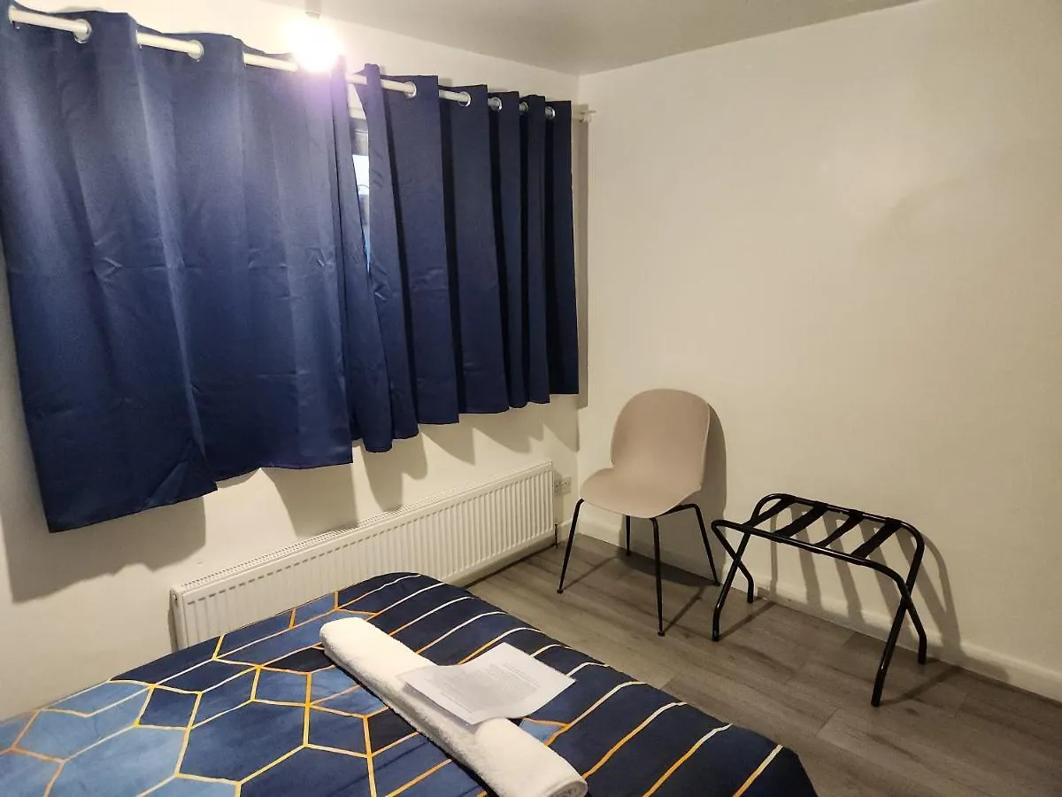 Bed & Breakfast Gatwick Star Night Stay - Gatwick Crawley