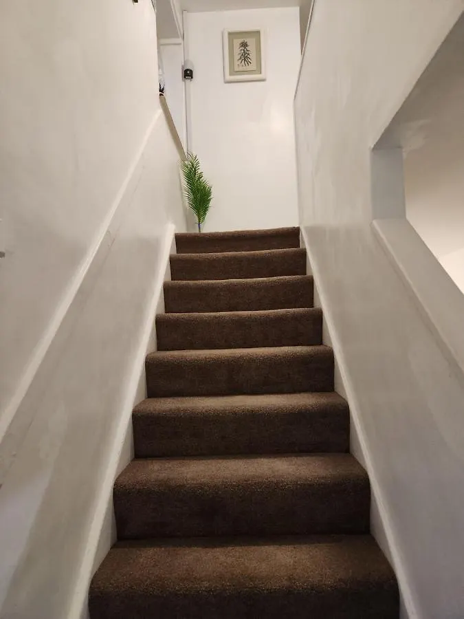 Gatwick Star Night Stay - Gatwick Crawley  0*, Crawley (West Sussex)