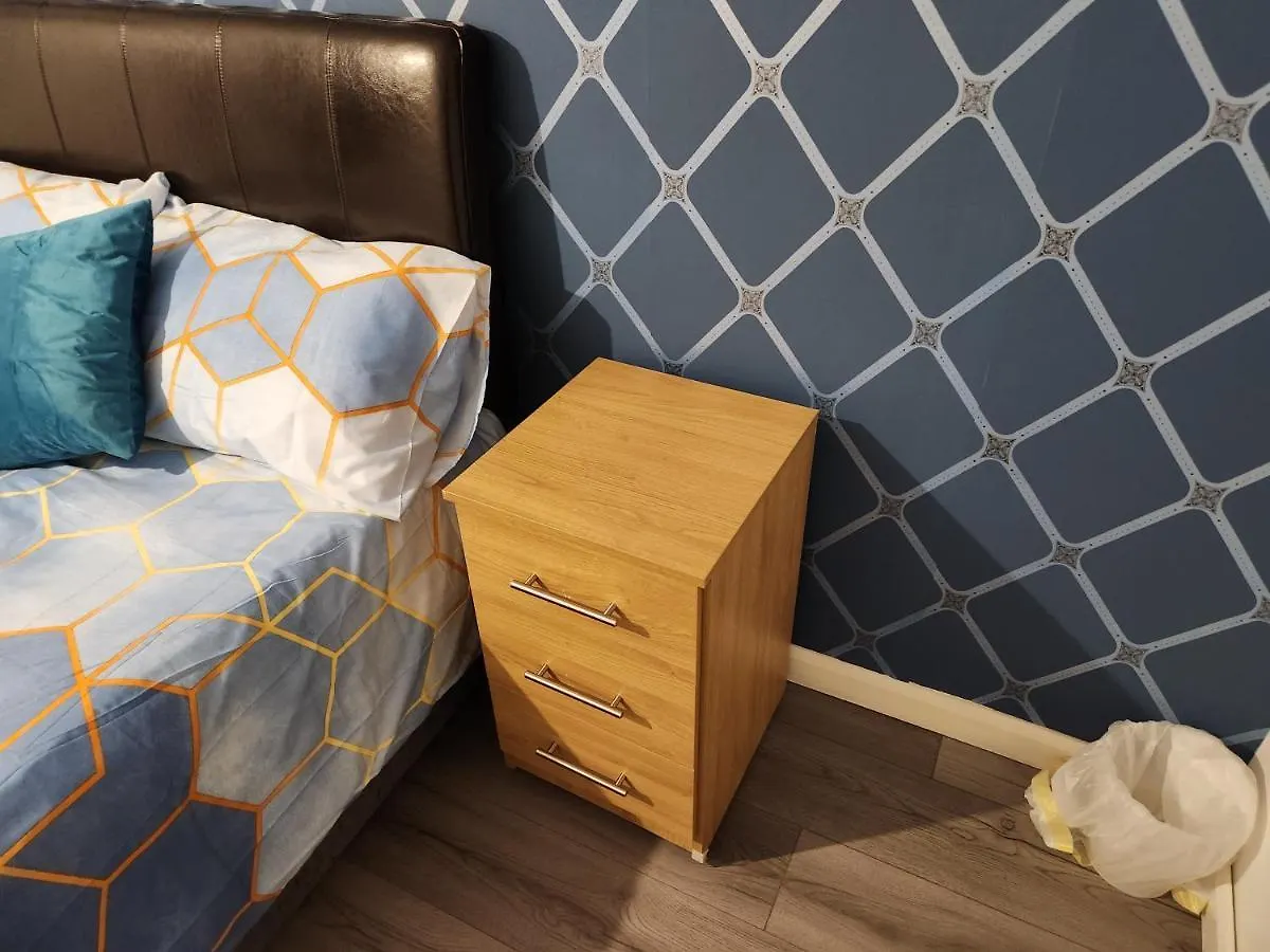 Gatwick Star Night Stay - Gatwick Crawley  Crawley (West Sussex)