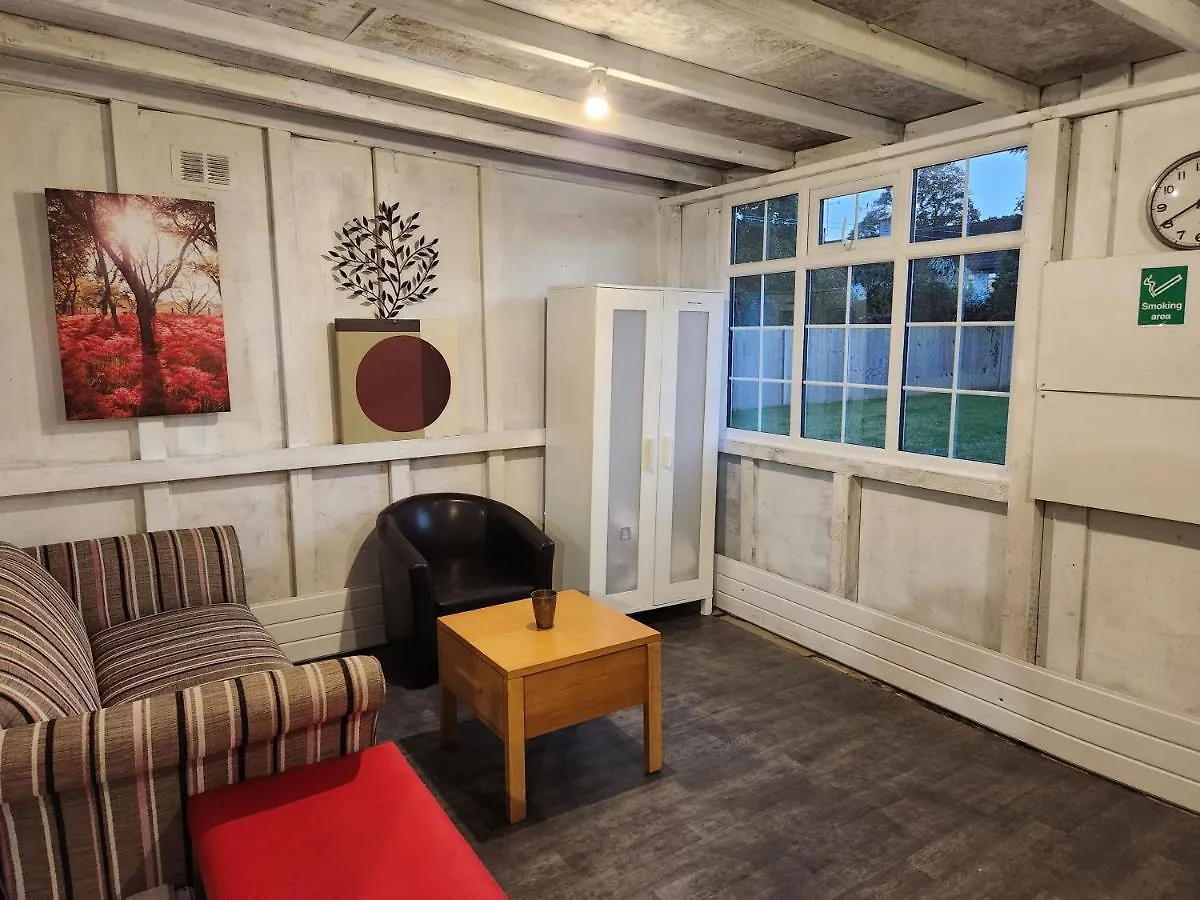 Bed & Breakfast Gatwick Star Night Stay - Gatwick Crawley